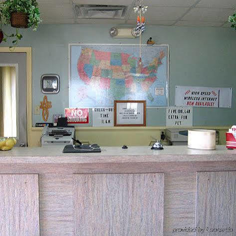 Guest House Motel Chanute Motel 2*