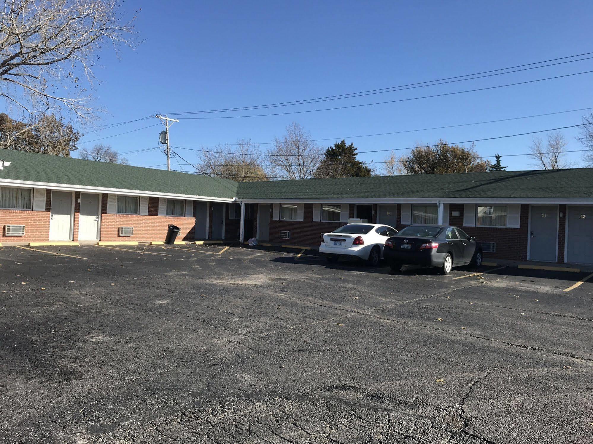 Guest House Motel Chanute Motel